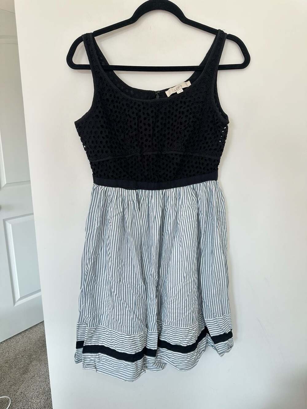 Ann Taylor LOFT Black Eyelet Lace and Blue Striped Sleeveless Dress Size 6